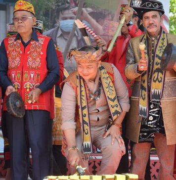 Sekda Ketapang Hadiri Gawai Adat Nosu Minu Podi Sei Mawang
