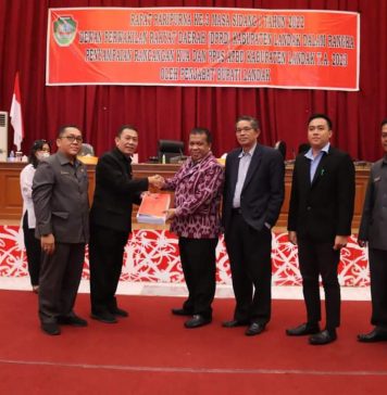 Pemkab Landak Sampaikan Rancangan KUA dan PPAS APBD Tahun 2023 ke DPRD