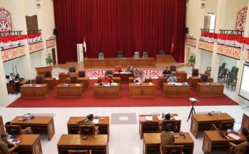 Heri Saman Pimpin Rapat Kerja Banggar DPRD dan TAPD Landak Bahasa KUA dan PPAS APBD 2023