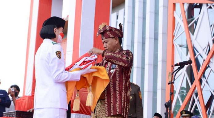 Wakil Bupati Ketapang Farhan Jadi Inspektur Upacara Peringatan HUT ke-77 Kemardekaan Republik Indonesia