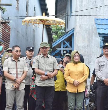 Wabup Ketapang Farhan Serahkan Hadiah Pemenang Lomba Kato Racing