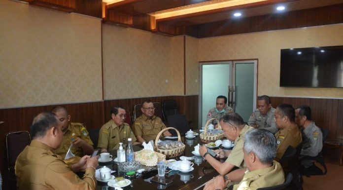 Banjir Genangi Sejumlah Wilayah Ketapang, Sekda Minta Semua Jajaran Responsif Bantu Tanggulangi Bencana