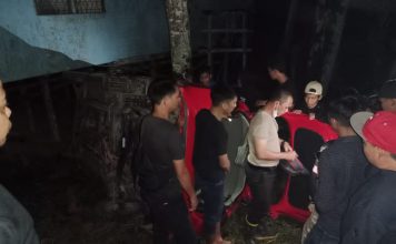 Hilang Kendali Minibus Terjun Kejurang Sedalam 4 Meter