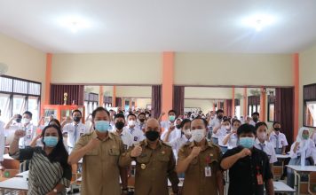 Pelajar SMA di Ngabang Dibekali Pendidikan Politik