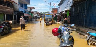 Jalan Pasar Darit Mulai Digenangi Banjir