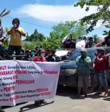 Sulit Mendapat Solar Diwilayah Perhuluan, Warga Gelar Aksi di Depan Kantor DPRD Ketapang