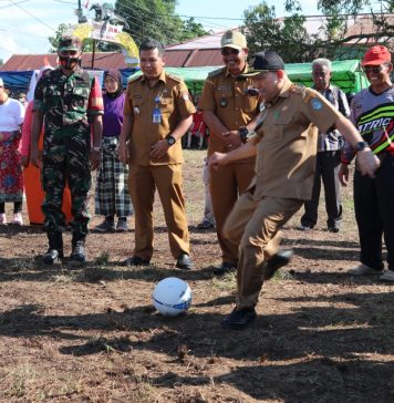 Pj Bupati Landak Samuel Buka Kegiatan Lomba Meriahkan HUT Republik Indonesia ke-77 Yang Digelar Desa Hilir Kantor