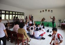 Peringati Hari Jadi Polwan ke-74, Polwan Polres Landak Kunjungi SLB Negeri Ngabang