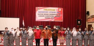 Pj Bupati Samuel Buka Pelatihan Midwifery Update IBI Cabang Kabupaten Landak