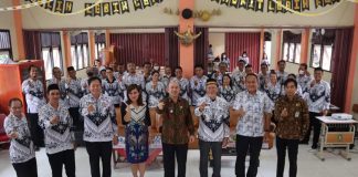 DPRD Landak Hadiri Pembukaan Konkerkab II PGRI Landak