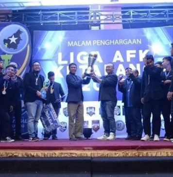Malam Penghargaan Asosiasi Futsal Ketapang, Wabup dan Sekda Ketapang Kompak Angkat Piala