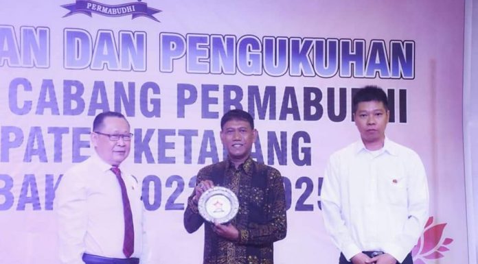 Pengurus PC Permabudhi Ketapang Dilantik, Wabup Farhan Harapkan Dukung Pemerintah Melalui Ide dan Gagasan