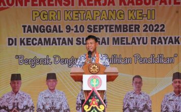 Wabup Farhan Buka Konfrensi Kerja Kabupaten PGRI Ketapang ke II