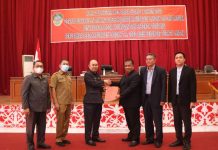 Pemkab Landak Sampaikan Nota Keuangan dan Raperda Perubahan APBD Tahun Anggaran 2022 ke DPRD