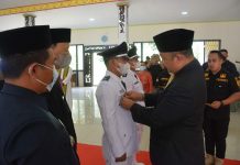 Sekda Ketapang Lantik Dua Kades di Kecamatan Jelai Hulu Hasil PAW