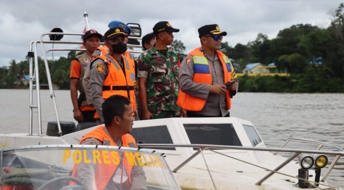 Waspada Banjir, Polisi Patroli Sungai Melawi dan Pinoh