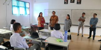 Karolin Kunjungi Kelas Unggulan SMA Negeri 2 Balige