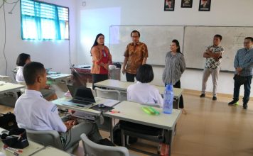 Karolin Kunjungi Kelas Unggulan SMA Negeri 2 Balige