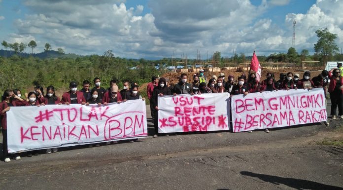Tolak Kenaikan Harga BBM, Mahasiswa Sampaikan Lima Tuntutan ke DPRD Melawi