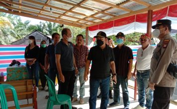 Pj Bupati Landak Tinjau Persiapan Pilkades di TPS 9 Keranji Mancal