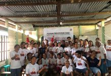 Masyarakat Desa Kumpang Tengah Diberikan Pelatihan Pembuatan Pakan Ternak