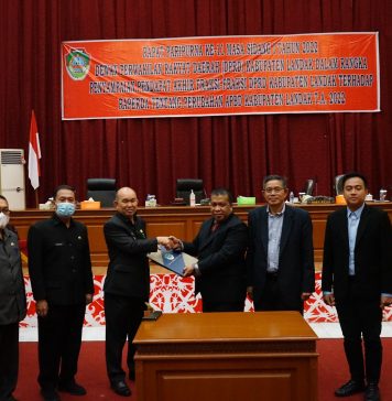 DPRD dan Pemkab Landak Setujui Raperda Perubahan APBD Tahun Anggaran 2022 Diperdakan