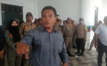 Sejumlah Kuli Bangunan Gelar Aksi Unjuk Rasa di Kantor Bupati dan DPRD Labusel