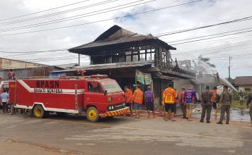 BREAKING NEWS : Dua Unit Ruko di Dusun Pulau Bendu Terbakar