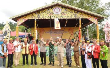 Buka Gawai Dayak ke- VIII di Kecamatan Sandai, Sekda Ketapang : Warisan Budaya Patut Kita Lestarikan