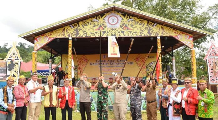 Buka Gawai Dayak ke- VIII di Kecamatan Sandai, Sekda Ketapang : Warisan Budaya Patut Kita Lestarikan