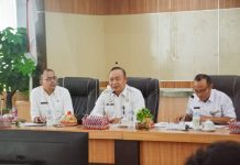 Pemkab Ketapang Gandeng Perusahaan, Tangani Jalan Sungai Kelik-Tayap Yang Terendam Banjir