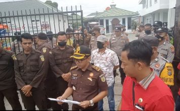 Masa Gelar Aksi Unjuk Rasa di Kantor Bupati dan Kejari Labusel Buntut Dugaan Jual Beli Proyek