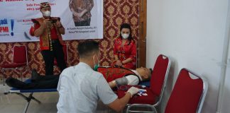 PMI Landak Laksanakan Donor Darah di HUT 23 Tahun Pemkab Landak