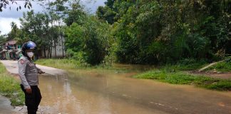 Banjir Genangi Jalan Protokol di Darit Mulai Surut