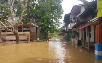 Banjir Genangi Permukiman Warga di Ngabang, Ketinggian Air Terus Meningkat