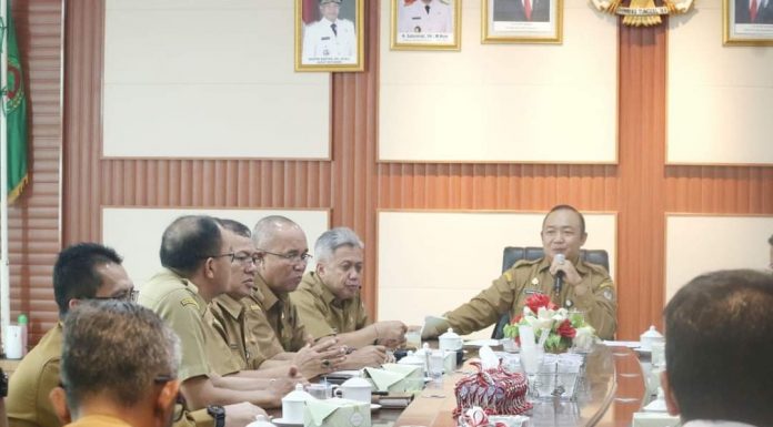Pemkab Ketapang Batasi Mobil Bermuatan 8 Ton Lintasi Jalan Pelang- Batu Tajam Hingga 5 November 2022