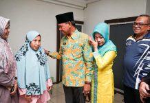 Wabup Ketapang Berikan Sebidang Tanah Pribadi Kepada Salah Satu Qariah Tunanetra