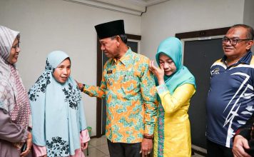 Wabup Ketapang Berikan Sebidang Tanah Pribadi Kepada Salah Satu Qariah Tunanetra
