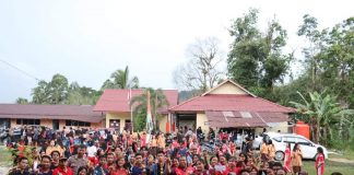 Heri Saman Hadiri Penutupan Turnamen Bola Voli Putra dan Putri di SMA Pak Kasih Sidas