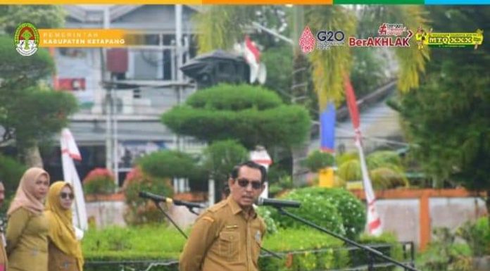 Pimpin Apel Pagi di Lingkungan Sekretariat Daerah Ketapang, Ini Arahan Heronimus Tanam