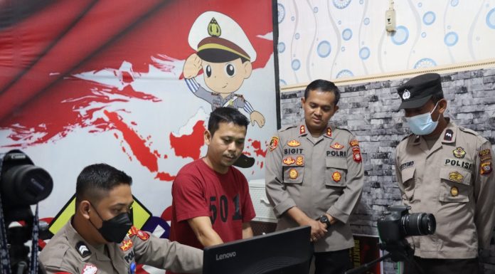 Kapolres Melawi Sidak Pelayanan Satpas Lantas