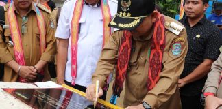 Pj Bupati Landak Resmikan Pamsimas di Desa Lamoanak