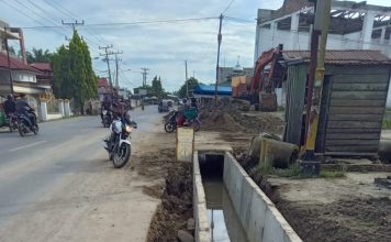 Warga Pertanyakan Perbaikan Parit di Jalan Labuhan Kotapinang Tanpa Dilengkapi Papan Plang