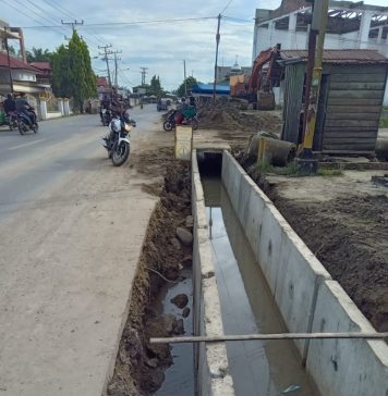 Warga Pertanyakan Perbaikan Parit di Jalan Labuhan Kotapinang Tanpa Dilengkapi Papan Plang