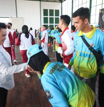 Buka Porprov Kalbar Cabor Karate, Karolin : Mental Atlet Harus Kuat