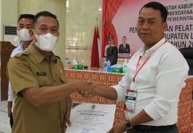 Tutup Diklat Kedes, Vinsensius : Jadilah Kepala Desa Profesional