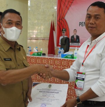 Tutup Diklat Kedes, Vinsensius : Jadilah Kepala Desa Profesional