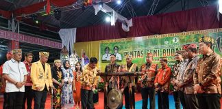 Pagelaran Seni dan Pameran Budaya Dayak Ke-VIII se Ketapang Resmi Ditutup