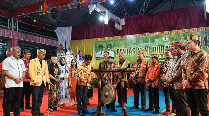 Pagelaran Seni dan Pameran Budaya Dayak Ke-VIII se Ketapang Resmi Ditutup