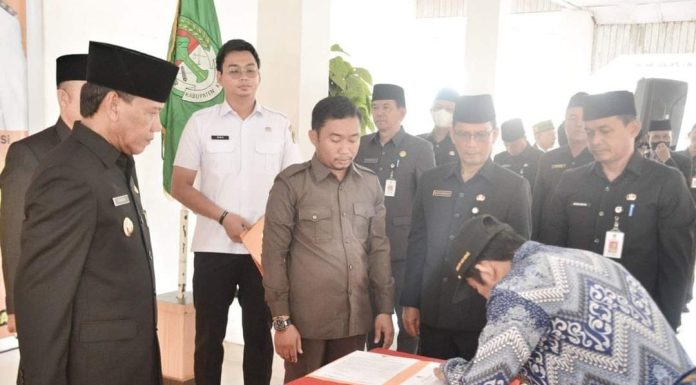 Wabup Ketapang Farhan Lantik Ratusan Kepala Sekolah Isi Kekosongan Jabatan